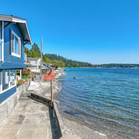 Waterfront-Cozy Cottage on the Water! Best View of Pnw Moody Season. Green Clean