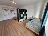 Schöne, neu Renovierte Wohnung mit Balkon für bis zu 4 Personen