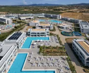 Blue Lagoon Queen - Infinity Pools