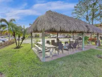 Lovely 2-bedroom condo in Margate with WiFi, AC