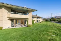 Wapato Point Halmalka Condo 512B Sleeps 8 by Outdoor Pool, Sandy Beach Amenities