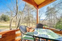 Charming 2-bedroom cottage with AC, WiFi in welcoming Waynesville