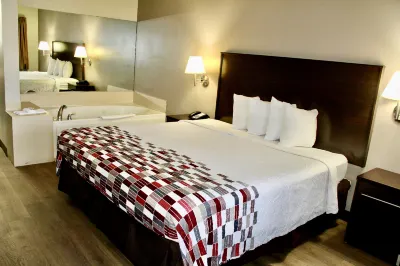 Red Roof Inn & Suites Lake Orion/ Auburn Hills