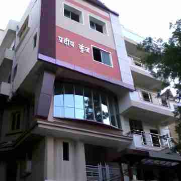 Hotel Cradle Inn Hotel Exterior