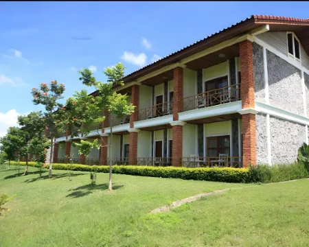 โรงแรมวันสนา เพลน ออฟ จาร์ โรงแรมในโพนสะหวัน