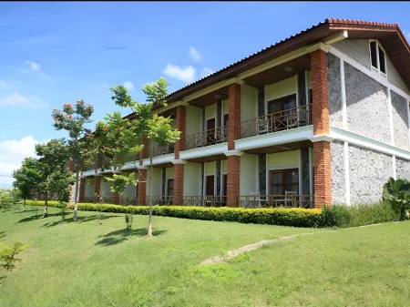 Vansana Plain of Jars Hotel