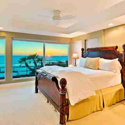 Oceanfront Beach, Pool, Hot Tub, Pickleball, Movie Theater, Elevator & Golf Cart Rooms