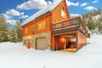 Peaceful 3-bedroom cabin 20 minutes to Winter Park Resort - hot tub, EV charger
