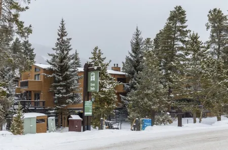 Keystone Condo- Steps to Lift- Riverfront- Pool-Hot Tub-STR25-00046950