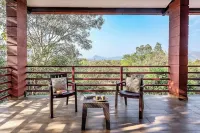CosmicStays Elysium Farmhouse Hotel a Bhadas Bk.