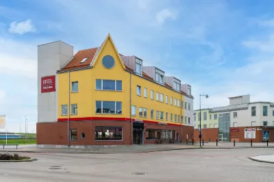 Hotel Torslanda Studios Hotels near Brännö trädet