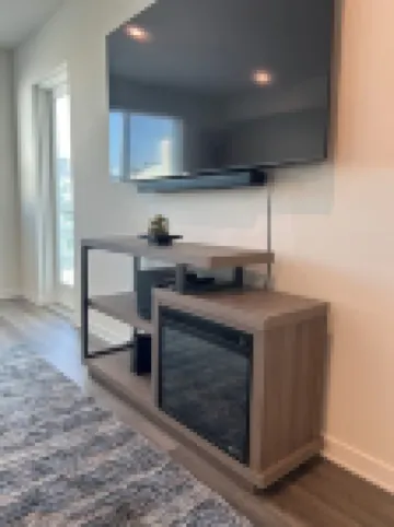 Spacious & Modern 1BedRM in Noho