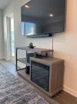 Spacious & Modern 1BedRM in Noho