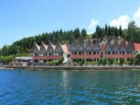 Danau Toba International Cottage Parapat Hotels in Motung