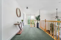 Hera Haven: Pickleball, hot tub, racetrack & lake