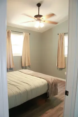 Lakefront cozy cottage!