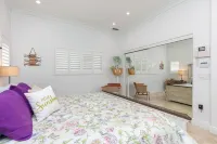 Sunset House on the Bay Hotels near John Pennekamp Coral Reef State Park