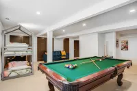 Entertainment Haven / Pool Table