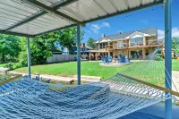 Huge Family Lakehouse · TWO Game Rooms, Fire Pit, Fishing, Kayaks, Pet Friendly