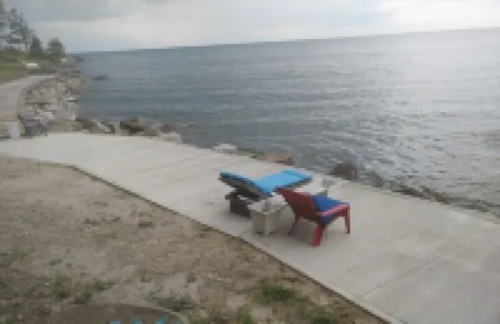 Awesome lake view & water access. GENEVA Center Strip, Sunsets, private parking!