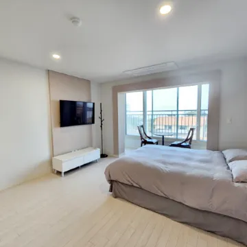 Jeju Hill Hotel Отели рядом с достопримечательностью «Курорт и гольф-клуб Everis»