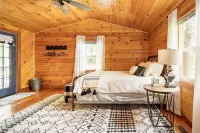 Secluded Wooded Cabin Near The Hocking Hills