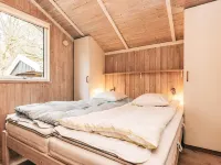 Graceful Holiday Home in Humble Near Sea