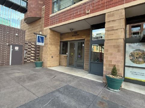 PH Condo. Amazing Views with Private Balcony. Walk to everything!