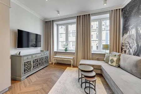 Ogarna Baltus, Main Old Town by Downtown Apartments Отели рядом с достопримечательностью «Ректорская церковь отцов кармелитов Святой Екатерины»