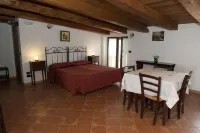 Casa Vacanze - Affittacamere Il Tempone فنادق في Omignano