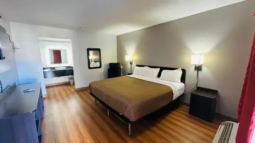 Super 7 Inn by OYO Tupelo Hwy 178