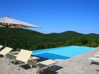 Apartment in a Modern Holiday Home in Anghiari - Swimmingpools