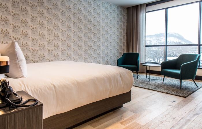 Hew & Draw Hotel