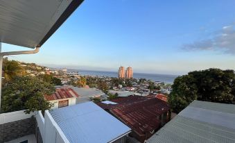 Glencoe Townhome with Loft Jacuzzi and Pool