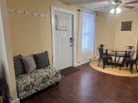 Charming and Cozy 3-bedroom Row Home - Ideal for Students, Travelers & Families!