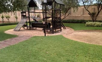 Quiet, Very Specious Apartment in Dainfern