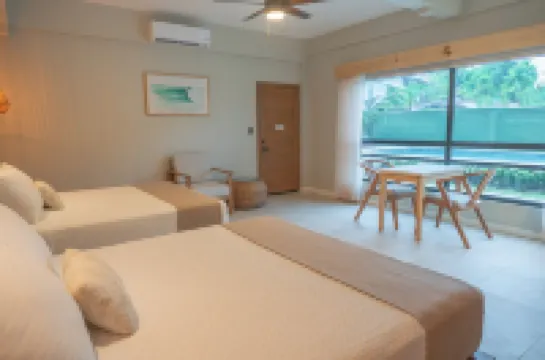 Mirasurf Hotel & Waves Hotels in 