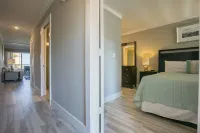 Marco Beach Vacation Suites - Parkering