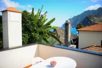 Jaca Hostel Porto da Cruz - Mountain view