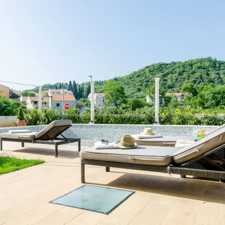 Villa Dolores Apartments