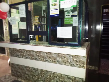 Spanish Lodge Hotel Отели в г. Найяеруру