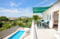 Apartments Mila - Pools