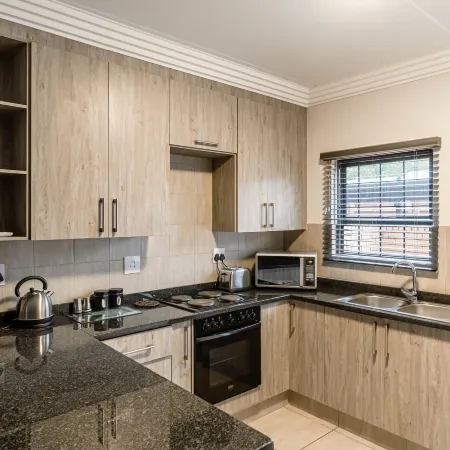 Camelot Guest House & Apartments
