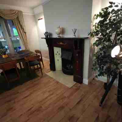 House - Sleeps up to 14 & Parking Available Others