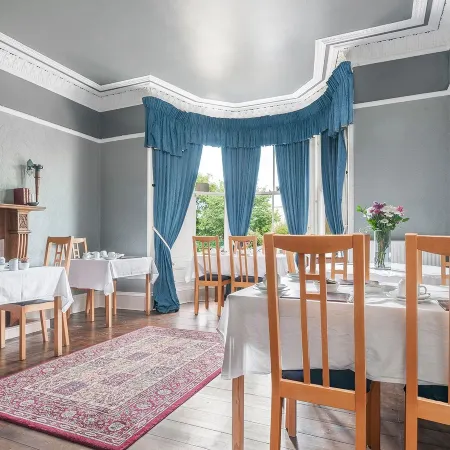 Aynetree Guest House Отели рядом с достопримечательностью «Портобелло»