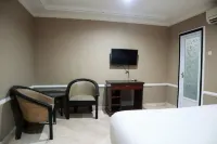 Hotel Istana Permata Dinoyo - 2 tähden