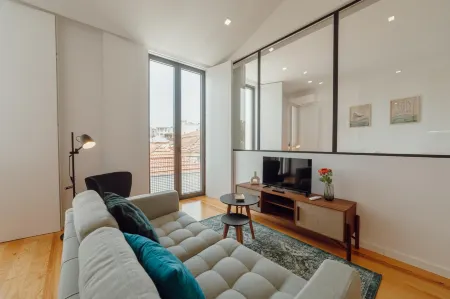 Courtyard Oporto Design Apartment G Отели рядом с достопримечательностью «Parque de São Roque»