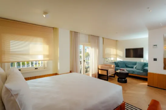 더 기프트 호텔