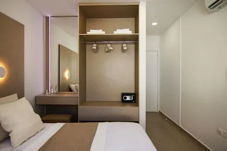 Phaedrus Living: Seaview Luxury Flat Limnaria 114 Отели рядом с достопримечательностью «Царские гробницы»