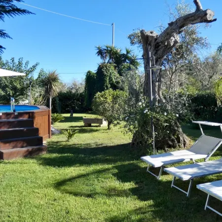 Villa Piana - Con Piscina ed Ampio Giardino Privato